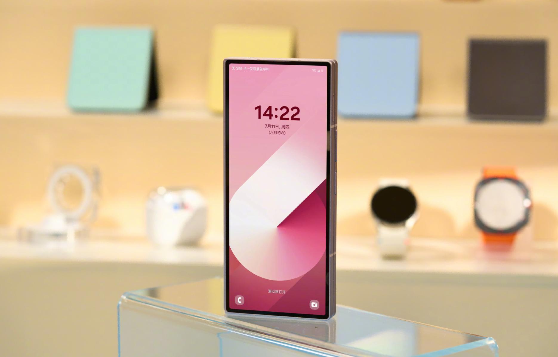 三星Galaxy Z Fold6:AI革新 引領(lǐng)未來折疊屏手機(jī)市場發(fā)展