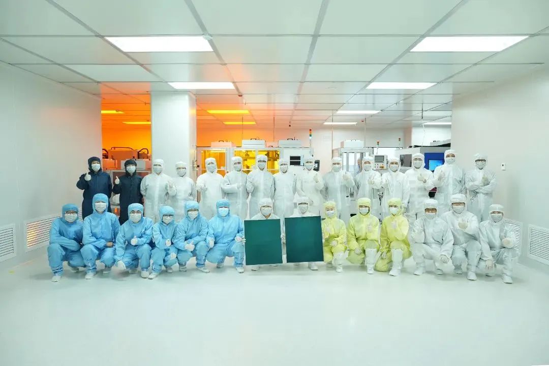 聚焦物聯(lián)網(wǎng)、電子紙顯示、消費(fèi)電子等領(lǐng)域應(yīng)用，全球首條650*550 mm² OPV模組量產(chǎn)線成功流片下線